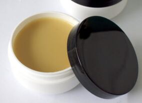 unguent pe bază de plante medicinale pentru tratamentul ciupercii picioarelor